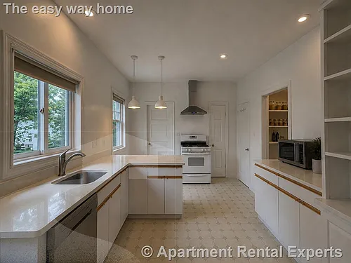 35 College Ave Photo 1