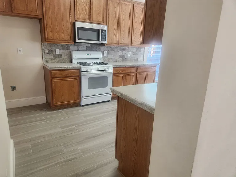 8405 Luzerne Dr — Photo 7