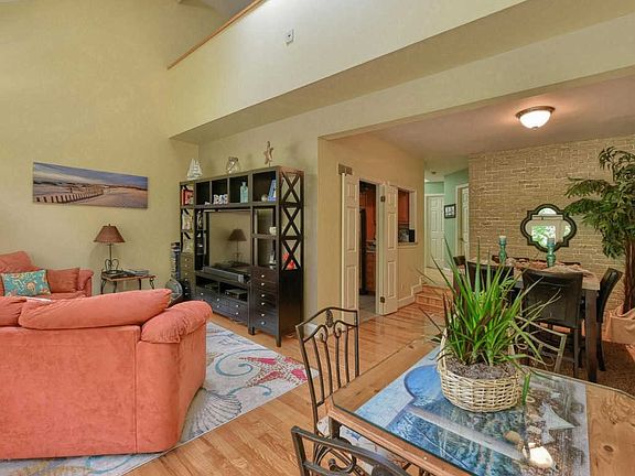 4th image of 30 Marsh Woods Ln