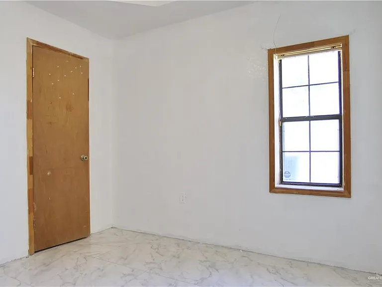 927 E Salazar St — Photo 13