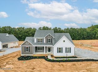 13 Brookhaven Ct, Saratoga Springs, NY 12866