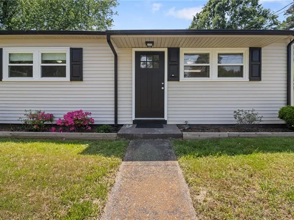 2407 Livesay Rd, Chesapeake, VA 23323