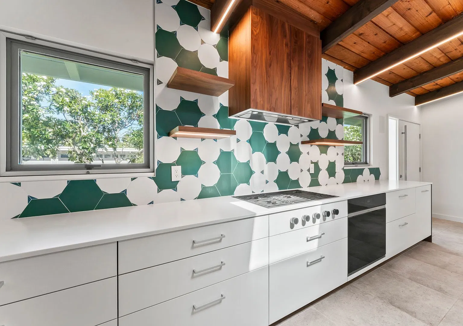 Beautiful Single-Level Home in Kailua's Desirable Beachside Neighborhood — Photo 3