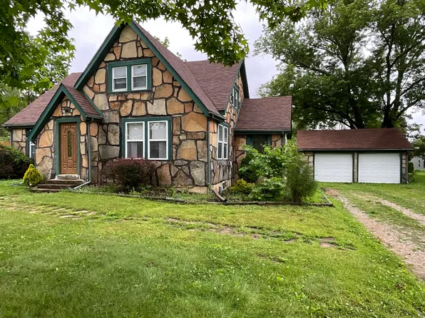 305 Pine Grove Road, Willow Springs, MO 65793