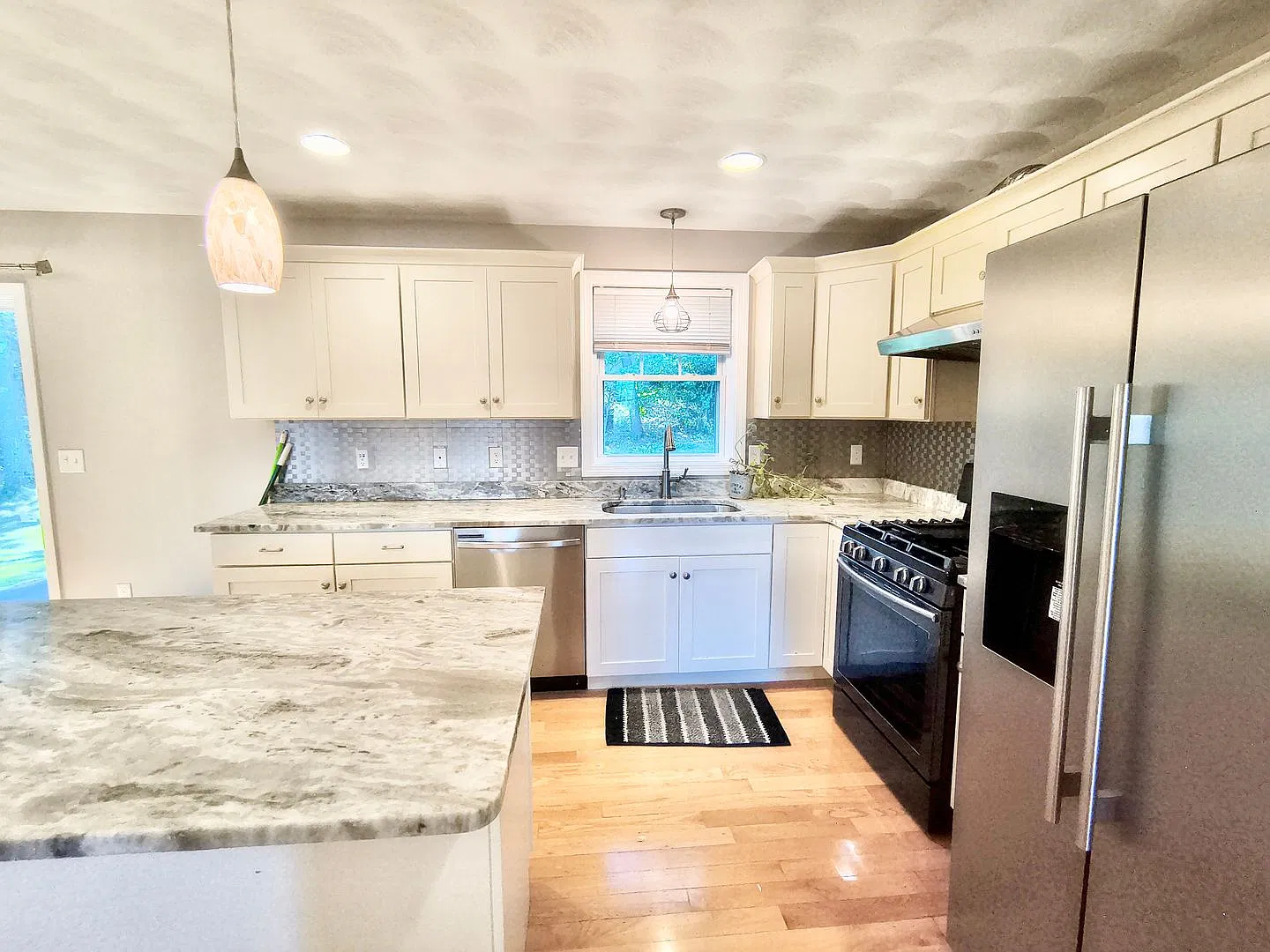 Johnston/Boulder Hill Estates Gorgeous Single Family - $4,100 — Photo 4
