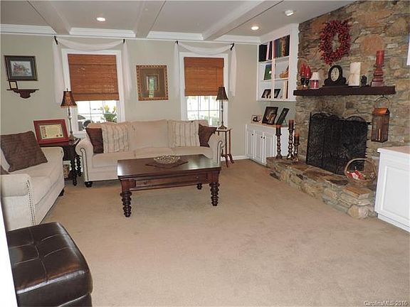 3rd image of 1037 Obarr Dr