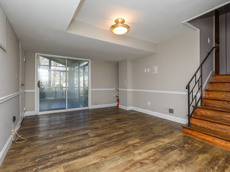 10306 Fleming Ave — Photo 20
