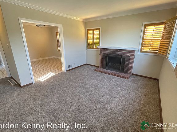 4th image of 460 Commercial Ave