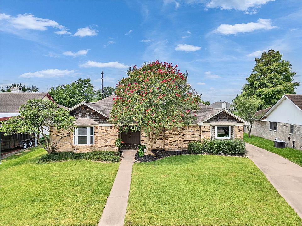 1st image of 213 Valley Brook Dr