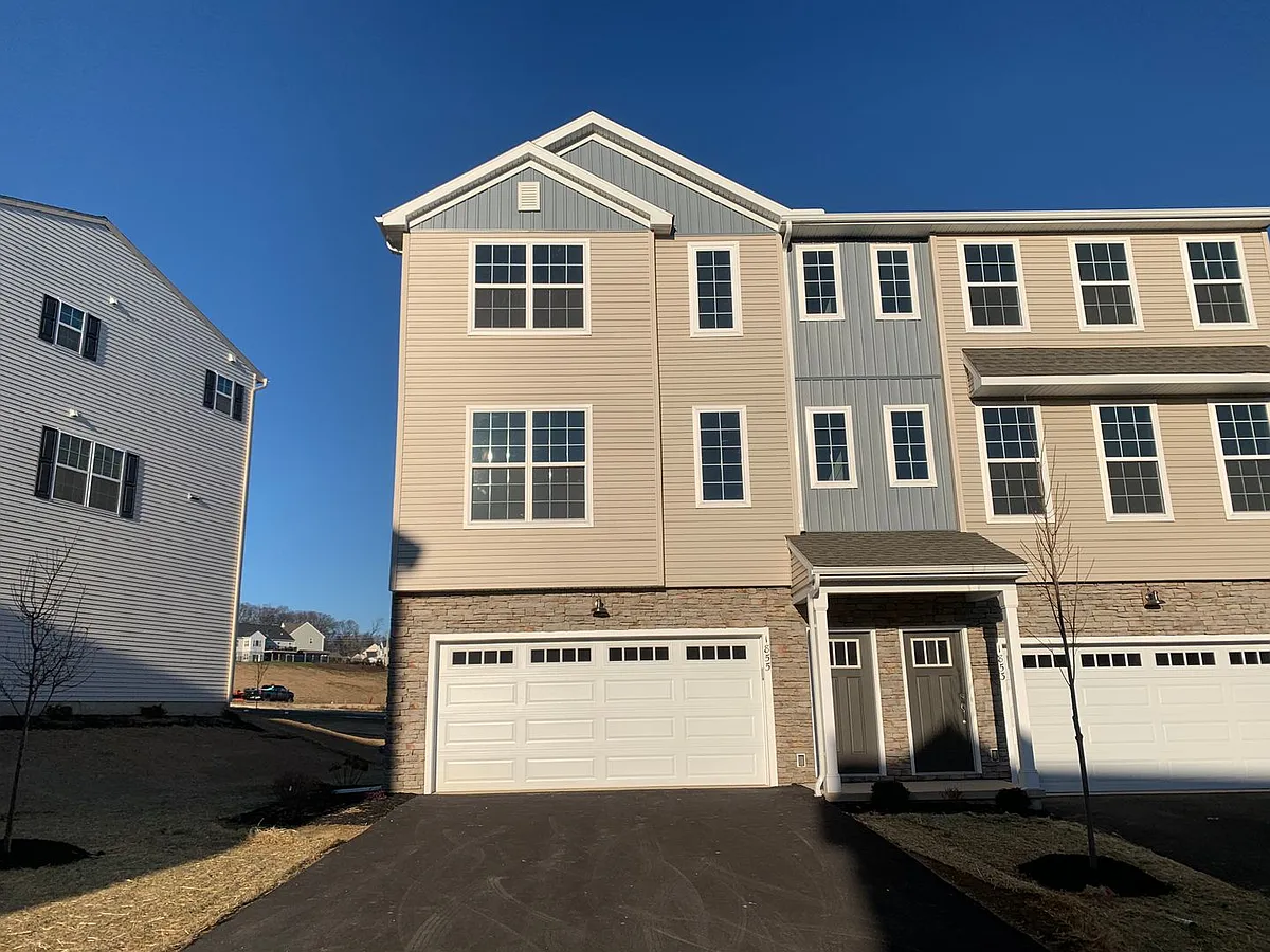 Building Photo - 1855 Shady Ln