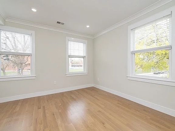 3rd image of 2 Rossmore Rd #1