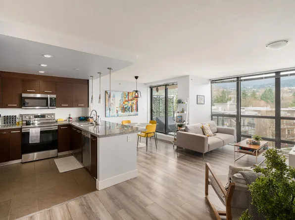 2959 Glen Dr #702, Coquitlam, BC V3B 0B8