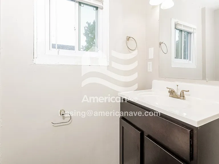 1416435_008_wm_-_bathroom_13140652.jpg