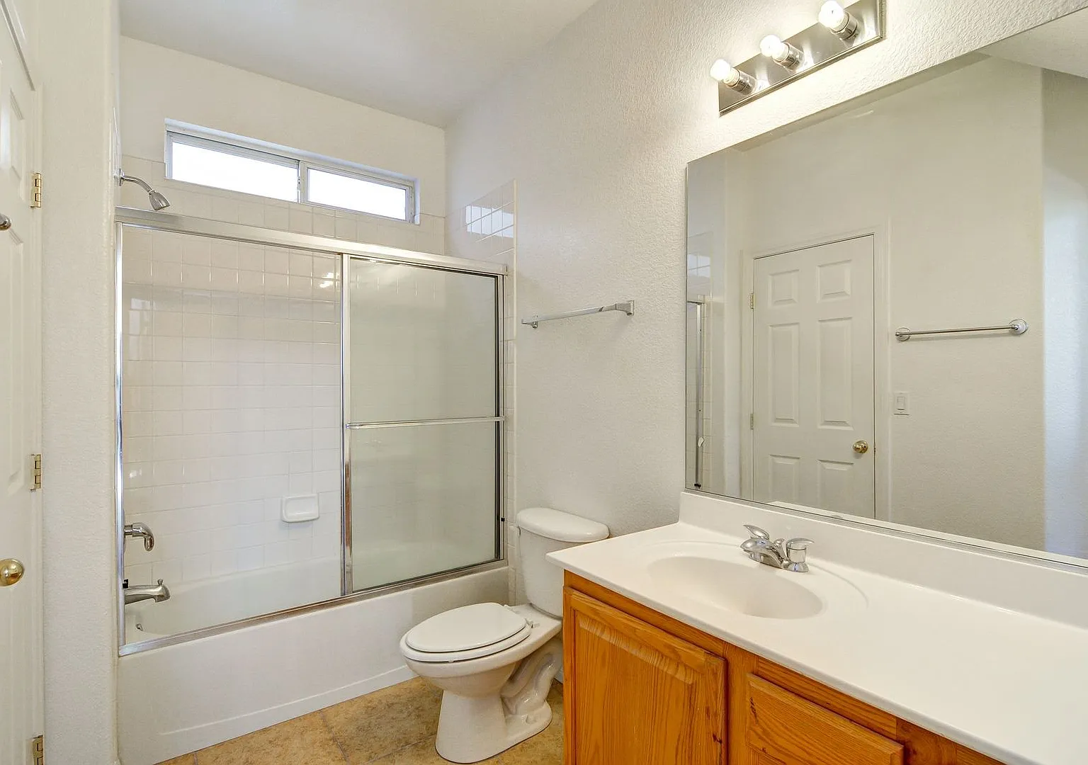 6180 Bridgeport Hills Avenue, Las Vegas, Nevada 89139 — Photo 4