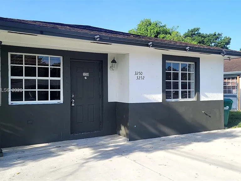 3250 NW 94th St #0 — Photo 1