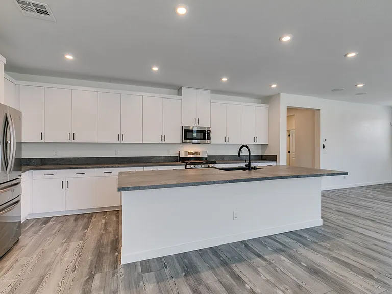 6915 Fordham Creek St — Photo 24