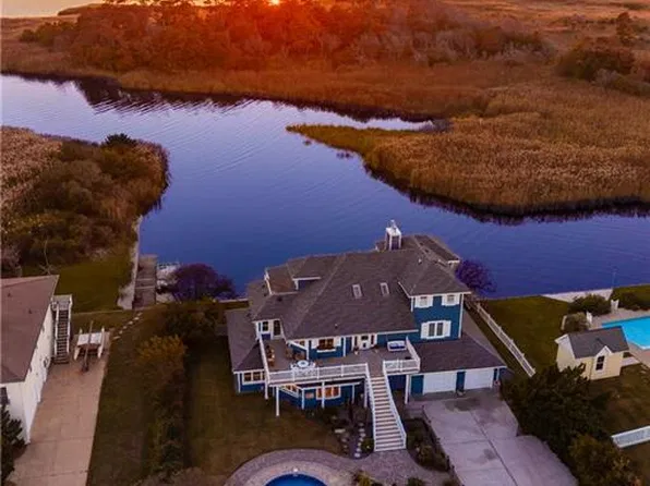 3349 Sandpiper Rd, Virginia Beach, VA 23456