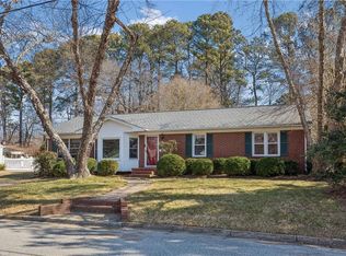 112 Hermitage Rd, Newport News, VA 23606