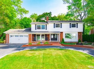 22271 W River Rd, Grosse Ile, MI 48138