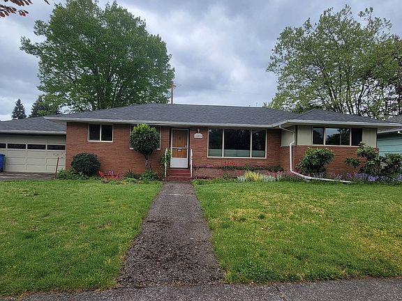 4th image of 10826 NE Oregon St
