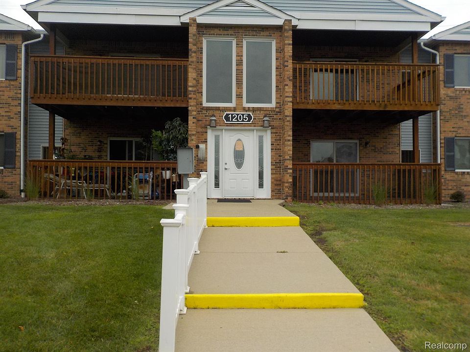 1st image of 1205 Harbour Dr APT 40