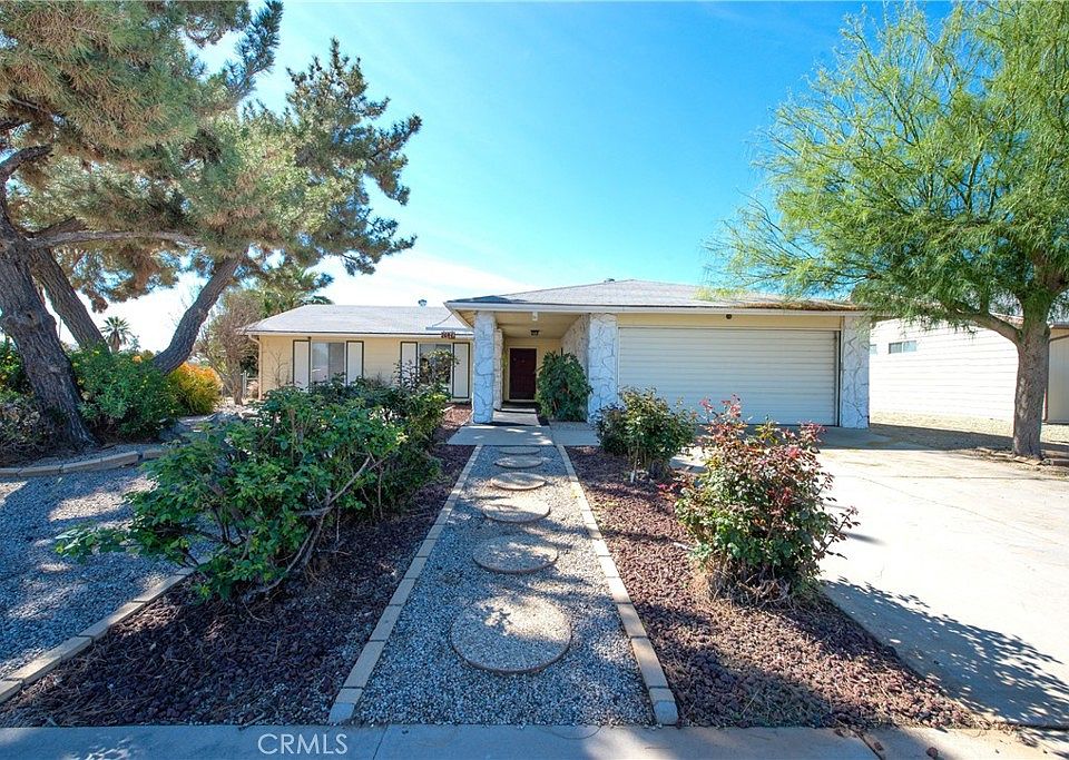 1st image of 26461 Chambers Ave