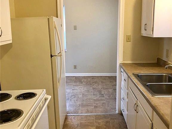 4th image of 3516 N Hawthorne Ln