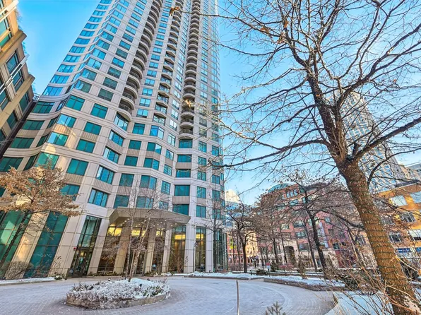 400 N La Salle Dr APT 1411, Chicago, IL 60654