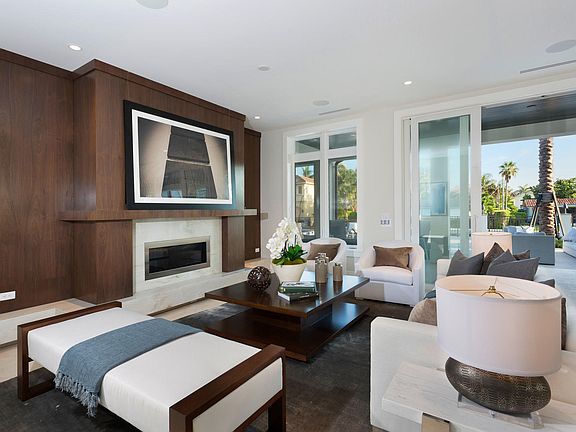 5th image of 1007 White Dr