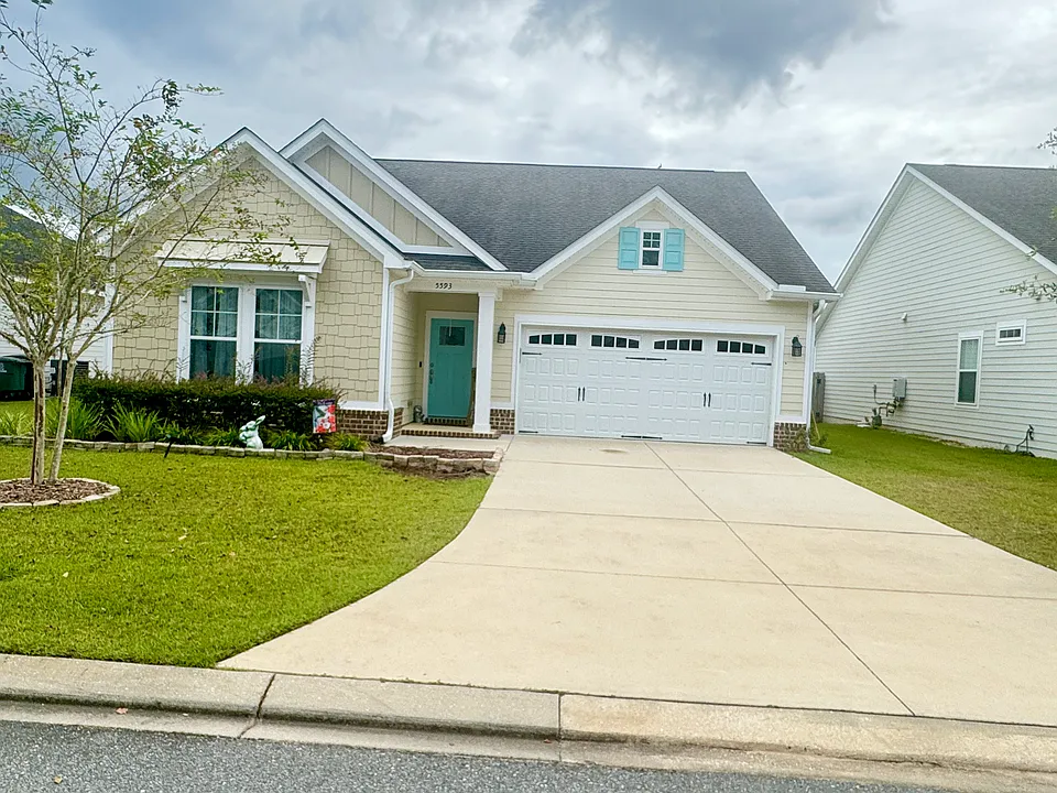 5593 Leaning Oak Trl