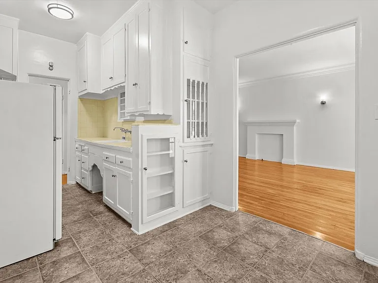 838 S Mansfield Ave #4 — Photo 8