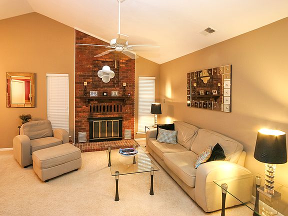 2nd image of 835 Sardis Cove Dr