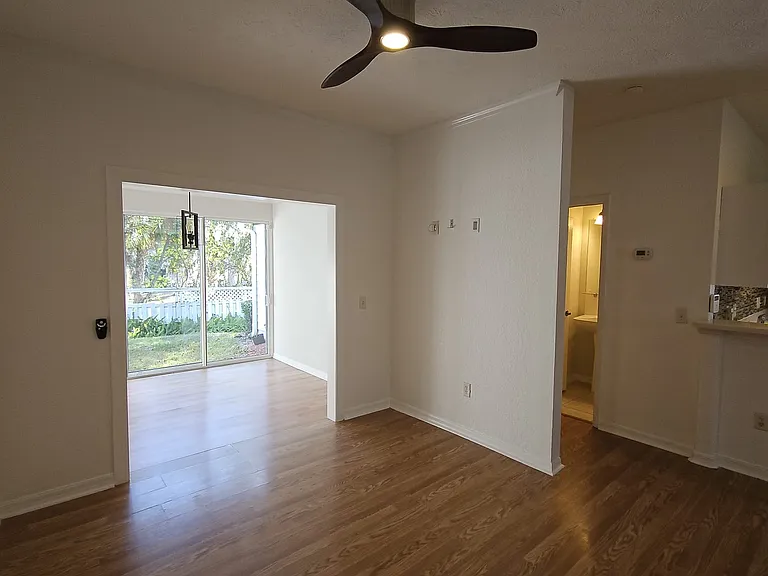 231 NE 28th Ave #101 — Photo 2