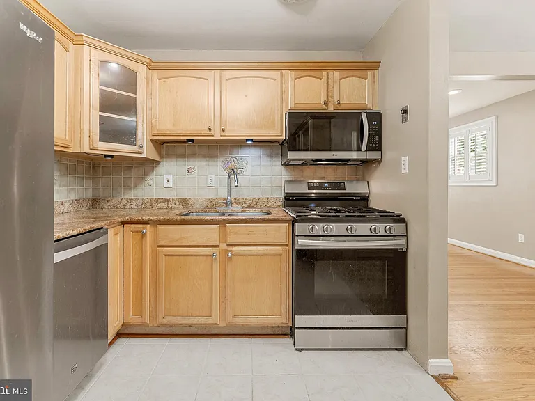 11809 Timber Ln — Photo 3