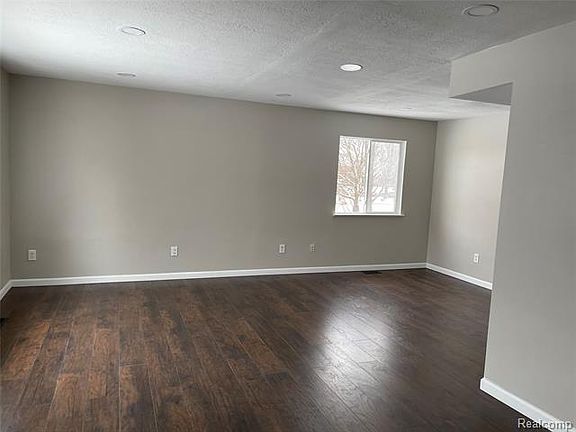 2nd image of 1607 Northbrook Ct #8