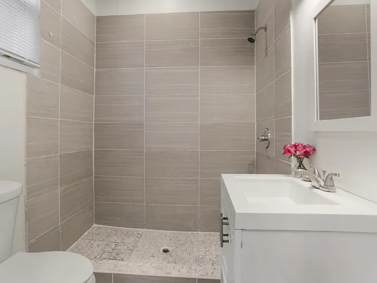 2112 Amelia St — Photo 18