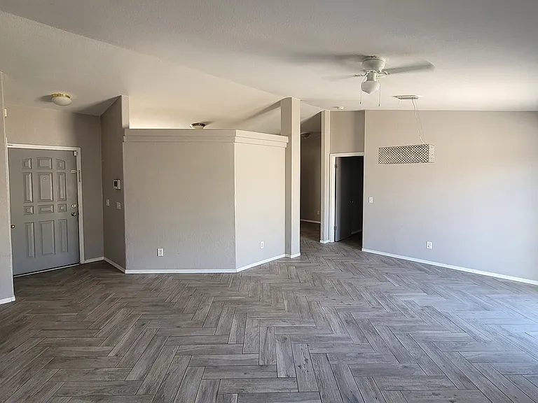 4969 S Maltby Ct — Photo 3