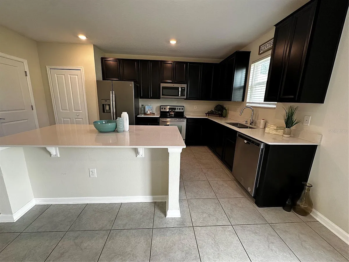 Building Photo - 16480 Fernridge St