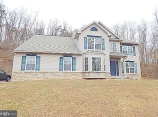 202 Fox Hollow Rd, Pottsville, PA 17901