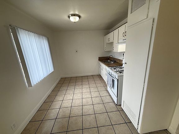5th image of 923 E Colden Ave APT 4