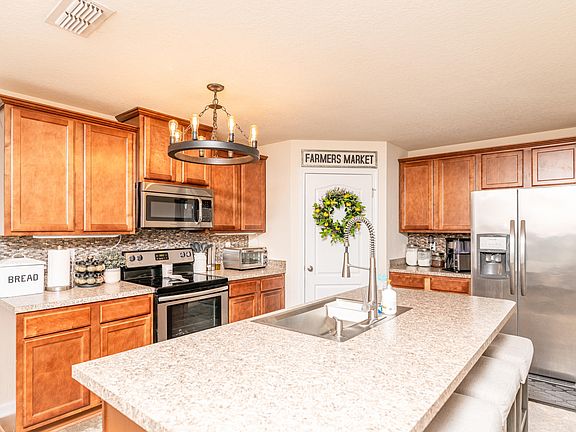 4th image of 3372 Canyon Falls Dr