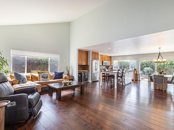 5th image of 2491 Vine Hill Drive