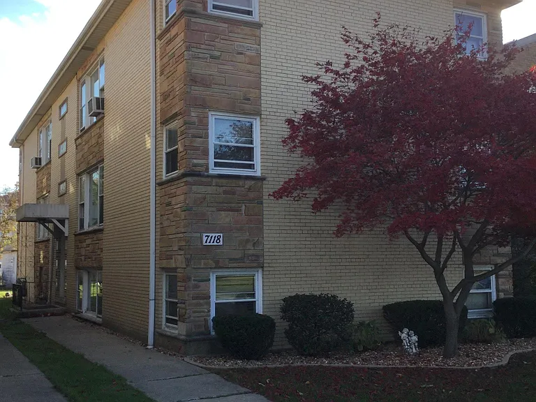7118 W Windsor Ave #2 — Photo 1