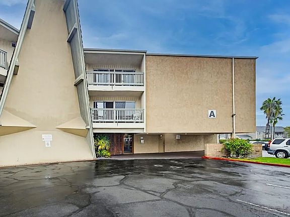 3rd image of 4444 W Point Loma Blvd Unit 25