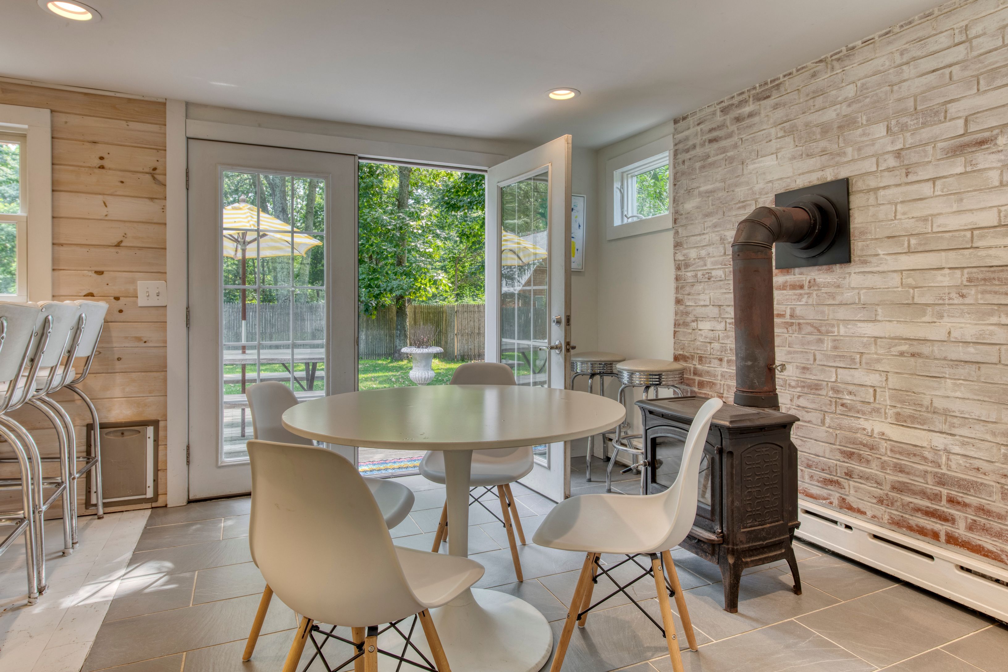 158 Gardiner Ave, East Hampton, NY 11937 Out East