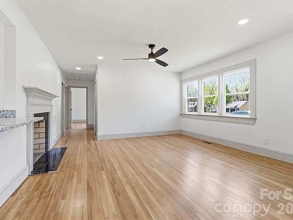 5th image of 3609 Eastway Dr