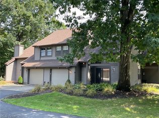 1153 Red Tail Hawk Ct Unit 3, Youngstown, OH 44512