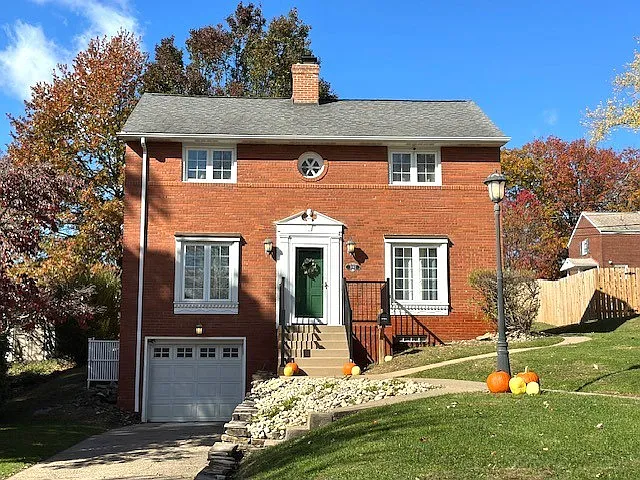 3862 Chester St photo 1
