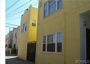 Building Photo 3