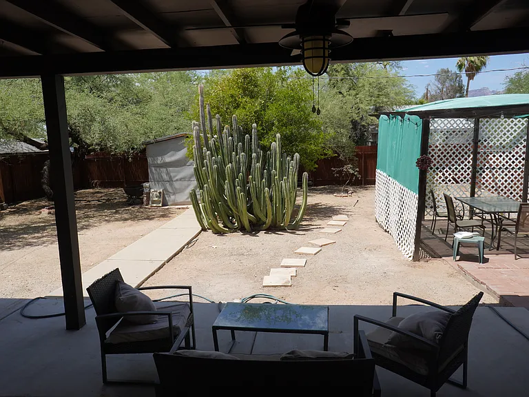 915 E Pastime Rd — Photo 18